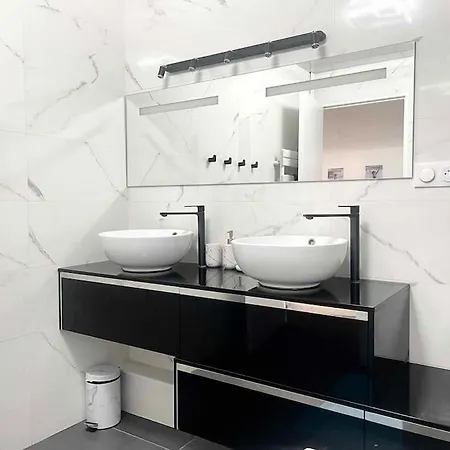 Comfortable 110 M2 *